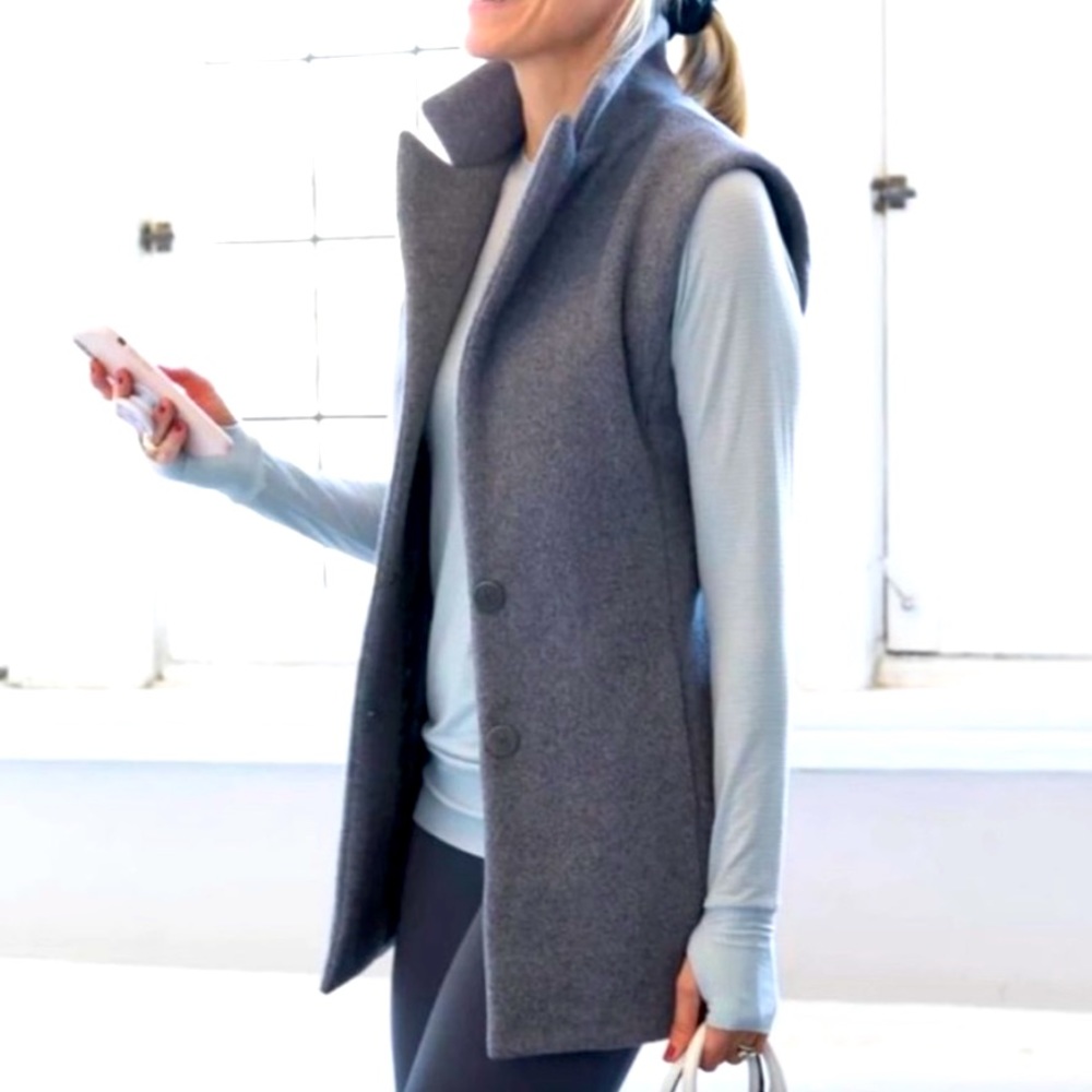 Vello Vest in Grey! Great for spring and fall! Like new